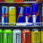 red-bull,-monster-y-speed-bajo-la-lupa:-el-boom-de-los-energizantes-que-pone-en-jaque-la-salud-adolescente