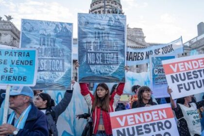 ya-juntaron-900-mil-firmas-para-iniciar-una-accion-legal-contra-la-ley-de-glaciares