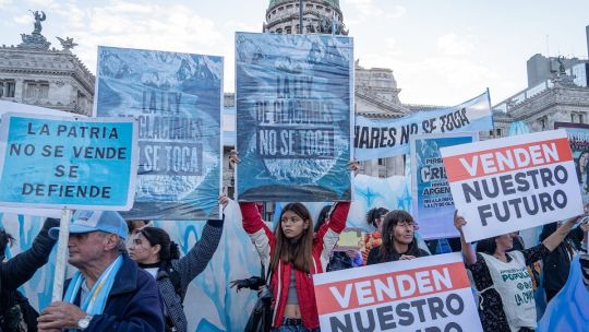 ya-juntaron-900-mil-firmas-para-iniciar-una-accion-legal-contra-la-ley-de-glaciares