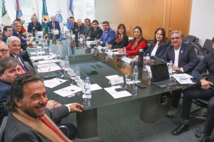 a-contramano-de-la-nacion:-las-provincias-pasaron-a-tener-deficit-y-la-caida-de-ingresos-complica-a-los-gobernadores