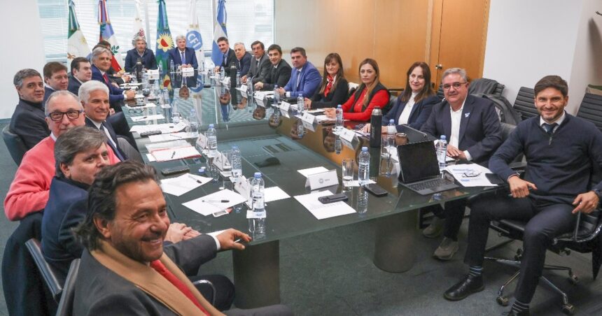 a-contramano-de-la-nacion:-las-provincias-pasaron-a-tener-deficit-y-la-caida-de-ingresos-complica-a-los-gobernadores