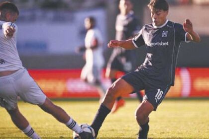independiente-perdio-ante-riestra-y-saca-la-calculadora-para-el-final