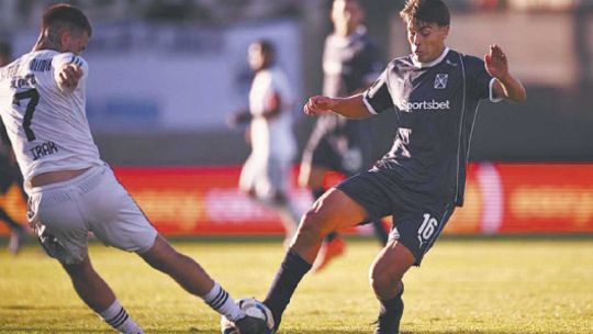 independiente-perdio-ante-riestra-y-saca-la-calculadora-para-el-final