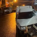 siniestro-vial-en-san-vicente:-choco-a-dos-vehiculos-estacionados,-abandono-a-su-acompanante-herido-y-huyo