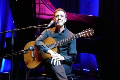 “un-mundo-guardado”:-marcos-montes-lleva-a-escena-su-intimo-homenaje-a-yupanqui