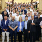 reelecciones-indefinidas-en-la-provincia-a-cambio-de-boleta-unica-de-papel:-el-trueque-que-se-instalo-en-la-legislatura-ante-la-urgencia-de-82-intendentes