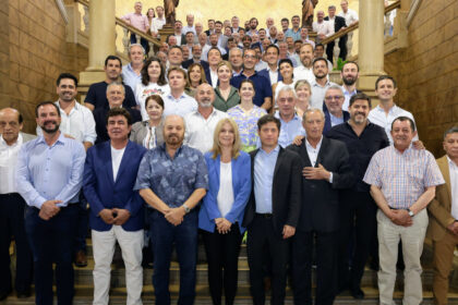 reelecciones-indefinidas-en-la-provincia-a-cambio-de-boleta-unica-de-papel:-el-trueque-que-se-instalo-en-la-legislatura-ante-la-urgencia-de-82-intendentes