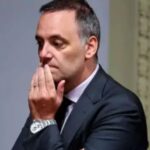 el-“caso-adorni”-golpea-mas-a-milei-que-a-adorni:-de-fusible-a-problema-politico