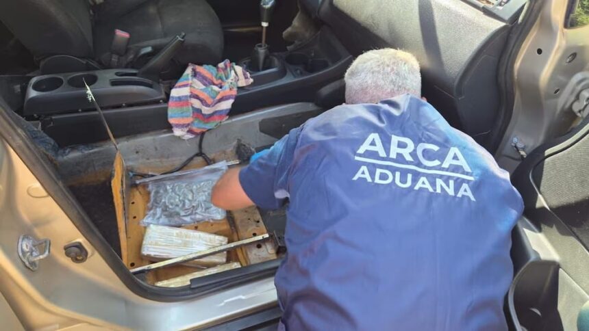 en-un-control-en-misiones,-descubrieron-48-kilos-de-marihuana-valuados-en-mas-de-160-mil-dolares-escondidos-en-un-auto