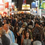 festejo-recargado:-una-multitud,-en-la-noche-de-la-feria-del-libro-2026