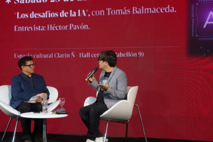 “la-ia-va-a-encontrar-su-limite”,-dijo-tomas-balmaceda-en-el-espacio-cultural-de-clarin-n