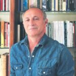 juan-jose-becerra-gano-el-premio-de-la-critica-con-una-novela-que-desafia-la-narrativa-contemporanea