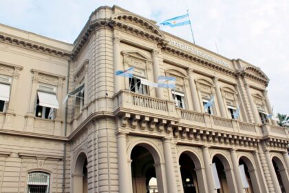 new-mental-health-law-would-change-hospitalization-rules.-experts-say-people’s-rights-could-suffer