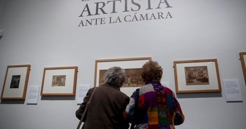 el-prado-explora-como-la-fotografia-transformo-la-identidad-de-los-artistas-en-el-siglo-xix
