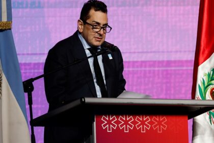 leonardo-cifelli-apunto-contra-el-kirchnerismo-por-el-escrache-en-la-feria-del-libro:-“esto-no-pasaba-con-cristina,-ni-con-nestor-ni-con-alberto”