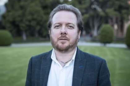 el-autor-juan-esteban-constain-elogia-a-leon-xiv-y-lo-define-como-“el-unico-que-enfrenta-a-trump”