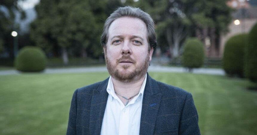 el-autor-juan-esteban-constain-elogia-a-leon-xiv-y-lo-define-como-“el-unico-que-enfrenta-a-trump”