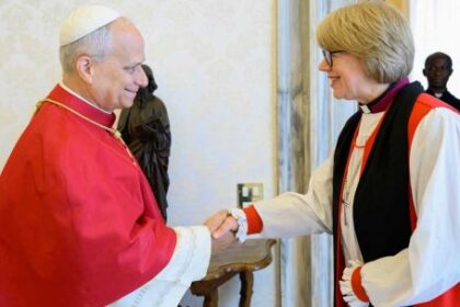 el-papa-recibio-a-la-primera-arzobispa-de-la-iglesia-anglicana,-sarah-mullally,-y-rezaron-juntos