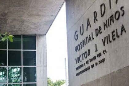 murio-una-nena-de-seis-anos-tras-tropezar-con-sus-cordones-y-golpear-su-cabeza-con-un-banco-de-cemento