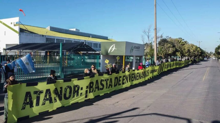 agroquimicos,-accidentes-y-una-contaminacion-que-no-se-va:-el-desastre-de-atanor,-la-mayor-productora-de-herbicidas-en-el-pais
