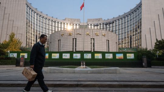 atrapados-en-la-fabrica:-el-exceso-de-trabajo-esta-frenando-el-consumo-y-la-natalidad-en-china