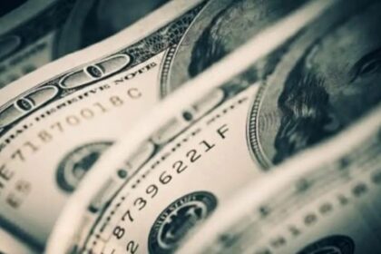 el-dolar-blue-cerro-en-alza-este-lunes-27-de-abril-y-el-banco-central-compro-dolares