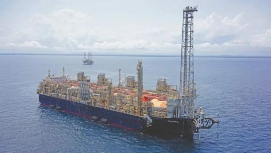 argentina-hunts-for-lng-imports-for-winter-in-war-wrecked-market