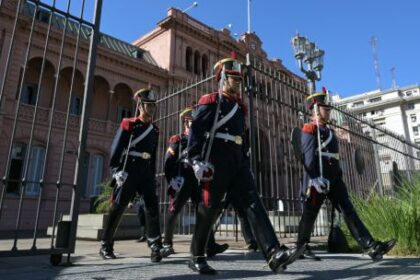 milei-administration-extends-ban-on-media-entering-casa-rosada