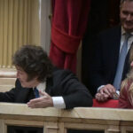 el-detras-de-escena-de-la-visita-de-adorni-a-diputados:-musica-de-rocky,-pochoclos-y-mega-operativo-de-seguridad