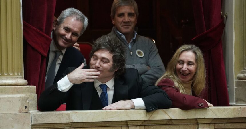 “ustedes-son-asesinos”,-la-frase-de-milei-a-la-oposicion,-su-arenga-a-adorni-y-la-pregunta-sobre-corrupcion-que-lo-indigno