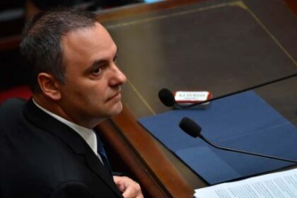 vivo-|-adorni-en-diputados:-la-oposicion-se-pregunta-“que-esta-esperando-para-renunciar”-el-jefe-de-gabinete