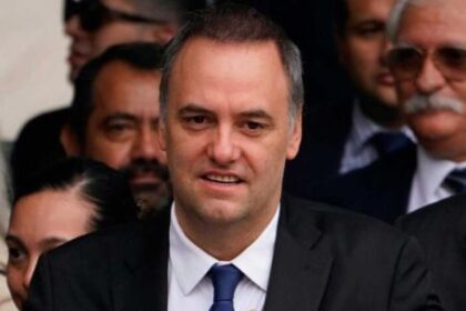 adorni-defendio-su-viaje-a-estados-unidos-y-nego-irregularidades-por-la-presencia-de-su-esposa