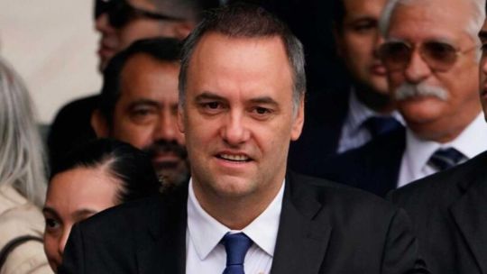 adorni-defendio-su-viaje-a-estados-unidos-y-nego-irregularidades-por-la-presencia-de-su-esposa