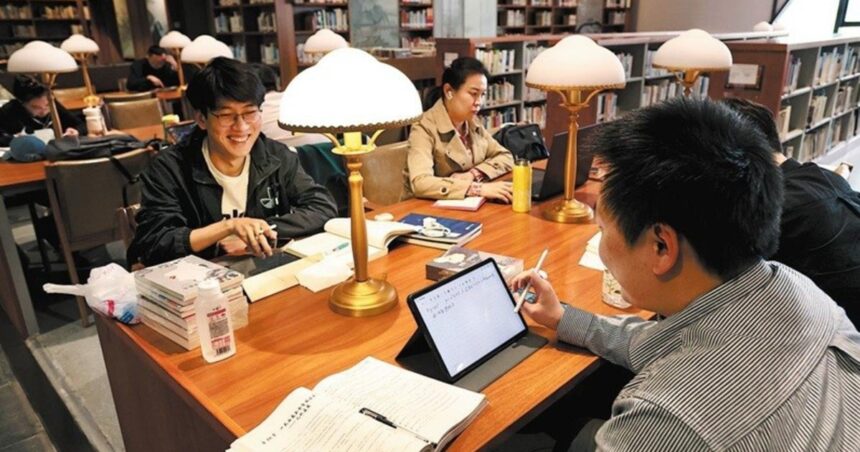 china-impulsa-la-lectura-digital:-ya-alcanza-al-82,3%-de-los-adultos-y-crece-el-consumo-de-libros
