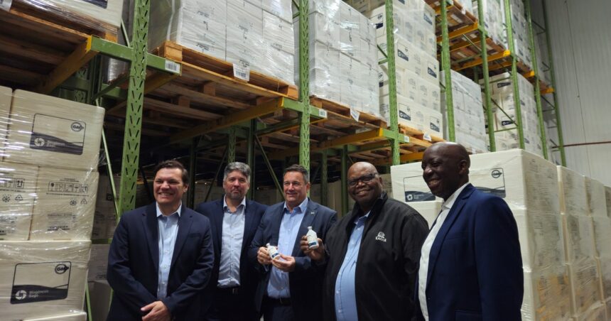 fiebre-aftosa:-una-delegacion-de-sudafrica-visito-un-laboratorio-argentino-de-salud-animal-en-el-marco-de-la-emergencia-sanitaria