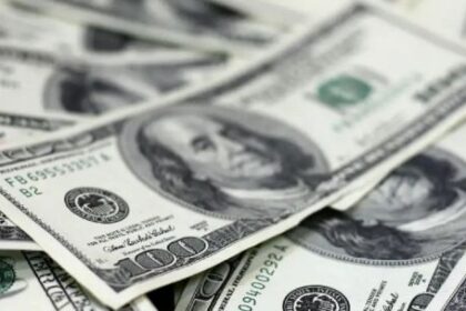 el-dolar-blue-cerro-en-baja-este-miercoles-29-de-abril-y-el-banco-central-volvio-a-comprar-dolares