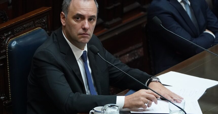 con-apoyo-de-milei-y-cruces-con-la-oposicion-en-el-congreso,-adorni-nego-haber-cometido-un-delito-y-aseguro:-“no-voy-a-renunciar”
