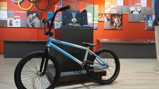 la-bicicleta-del-‘maligno’-torres-todavia-“vuela”-en-el-kempes