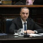 en-“qr!”,-hernan-letcher-cruzo-a-adorni:-“respondio-2.151-preguntas,-pero-en-muchas-no-dijo-nada”