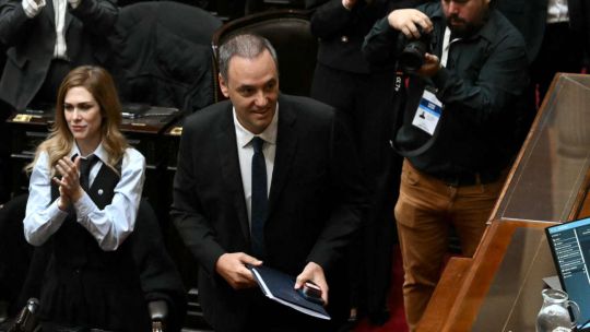 en-“qr!”,-carlos-castagneto-critico-a-adorni-tras-su-exposicion-en-el-congreso:-“no-pudo-contestar-y-termino-golpeado”