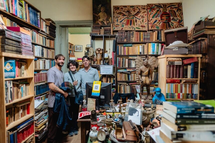 tras-iniciar-la-liquidacion-de-libros-por-problemas-de-salud-de-su-dueno,-el-gobierno-de-misiones-sale-al-rescate-de-la-emblematica-libreria-la-palma-en-posadas