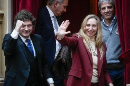 cuales-son-las-8-privatizaciones-con-las-que-el-gobierno-preve-juntar-us$-2.000-millones-hasta-fin-de-ano-para-pagar-deuda