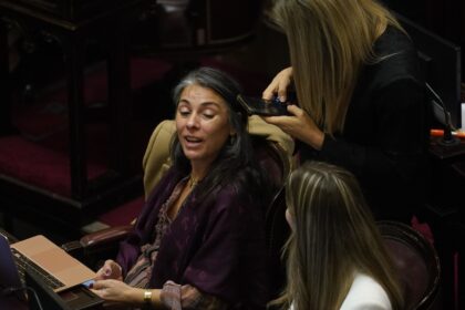 javier-milei-y-sus-medidas,-en-vivo:-el-gobierno-oficializo-a-lucila-crexell-como-nueva-embajadora-en-canada