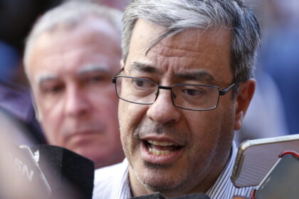 “le-hicimos-precio-a-adorni,-fue-un-desastre”:-las-duras-criticas-del-lider-del-bloque-k-en-diputados-al-informe-de-gestion-del-jefe-de-gabinete