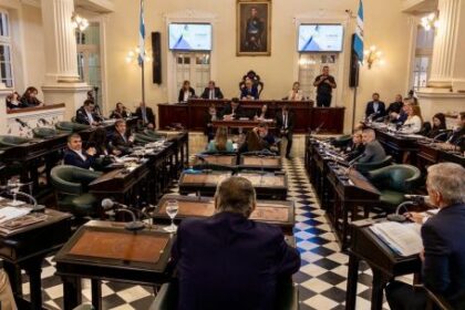 gravedad-institucional-en-corrientes:-el-conflicto-judicial-llego-a-la-legislatura-con-fuertes-cruces