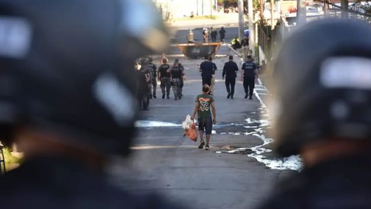 batalla-en-bajo-pueyrredon:-un-policia-baleado-y-siete-detenidos-en-una-protesta-por-la-muerte-de-un-joven