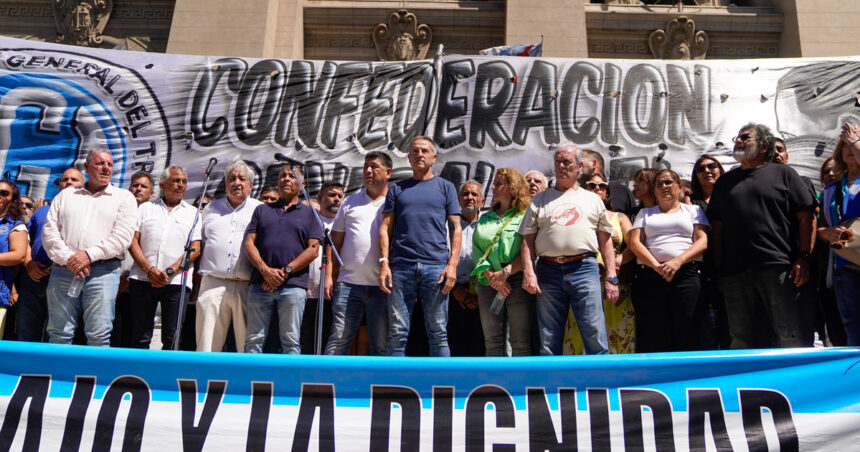 marcha-de-la-cgt-por-el-dia-del-trabajador,-en-vivo:-a-que-hora-empieza-la-movilizacion-a-la-plaza-de-mayo,-los-cortes-y-ultimas-noticias-este-30-de-abril