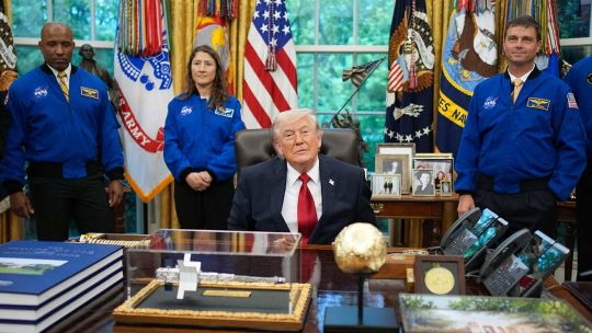 “tiene-superoidos”:-donald-trump-se-burlo-del-jefe-de-la-nasa-en-un-acto-con-astronautas