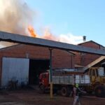 bomberos-controlaron-un-incendio-en-una-cooperativa-yerbatera-de-jardin-america