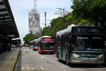 empresas-de-colectivos-de-amba-reducen-servicios-por-el-aumento-del-gasoil